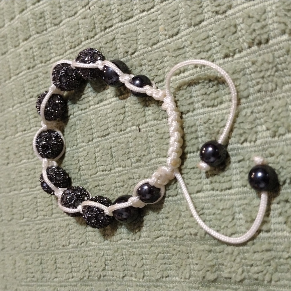 Beaded bracelet, Black Pave CZ beads with Black beads with adjustable macrame. - Picture 3 of 4